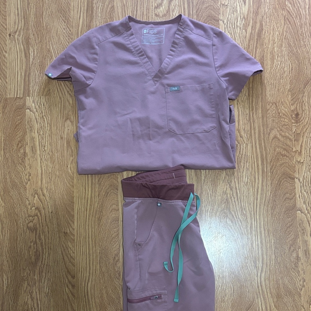 Figs Dusty Rose Scrub Set with Teal Accents